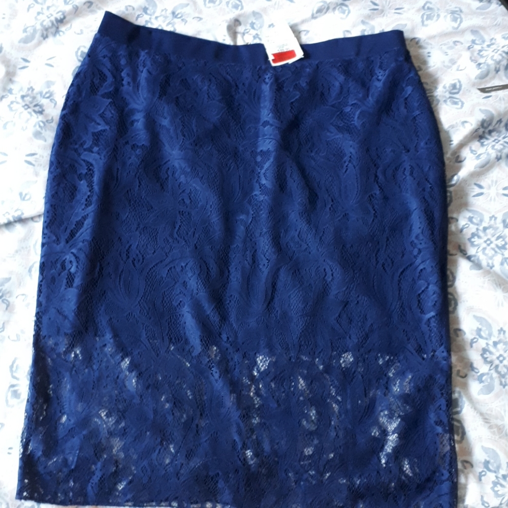 Navy Lace Skirt!